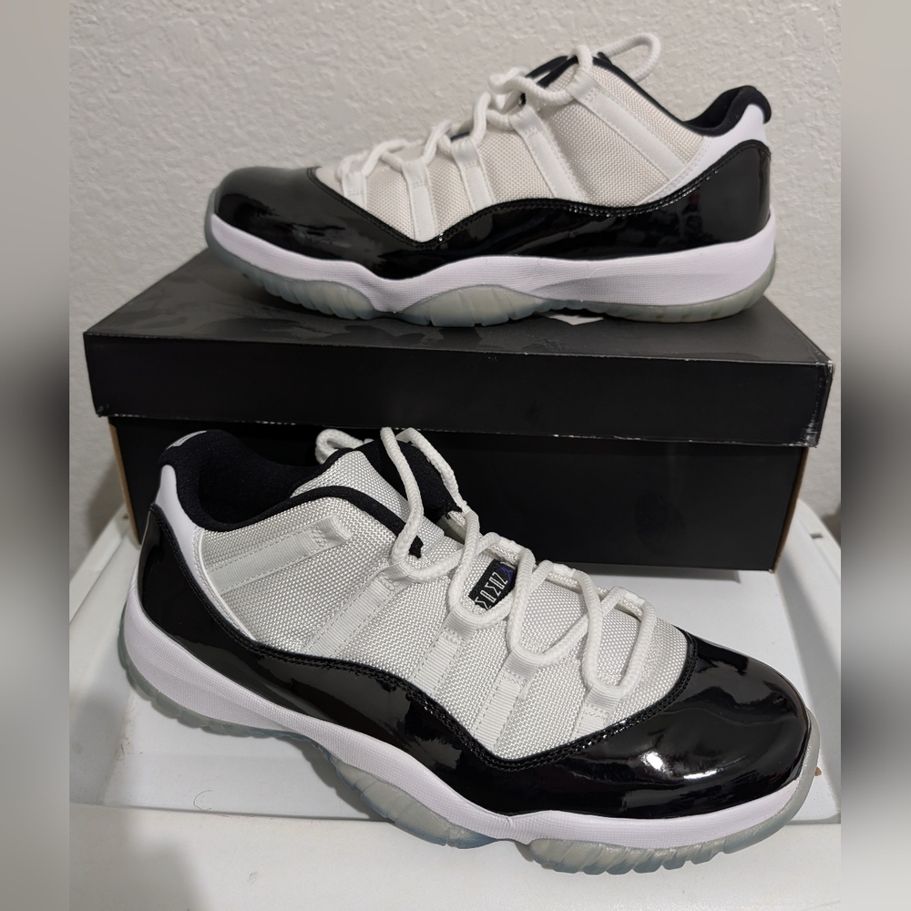 Men's Jordan 11 Low Concord (Sz 11) NEAR DS